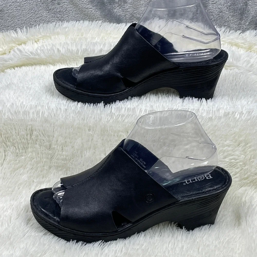 Born Wedge Sandals Womens 9 Black Very Good Leather Peep Toe Slides F22903